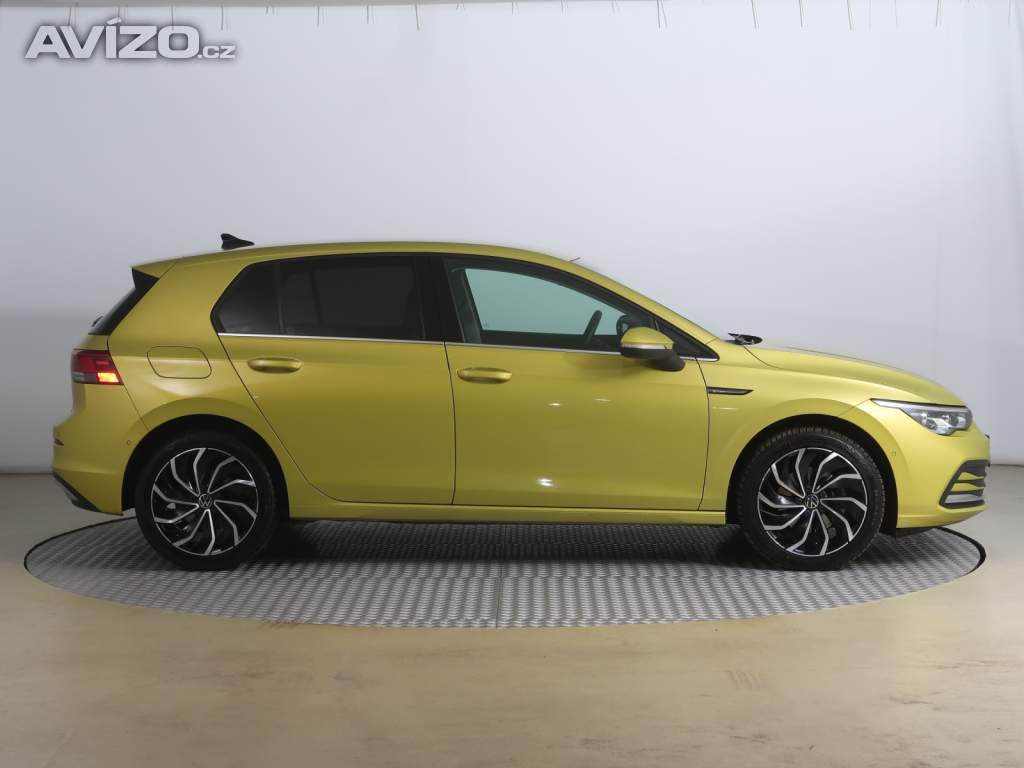 Foto inzerátu Volkswagen Golf 1.5 eTSI