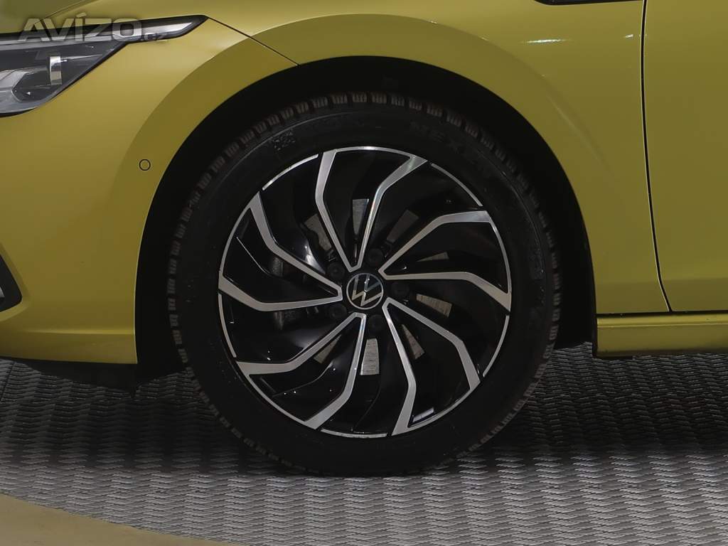 Foto inzerátu Volkswagen Golf 1.5 eTSI