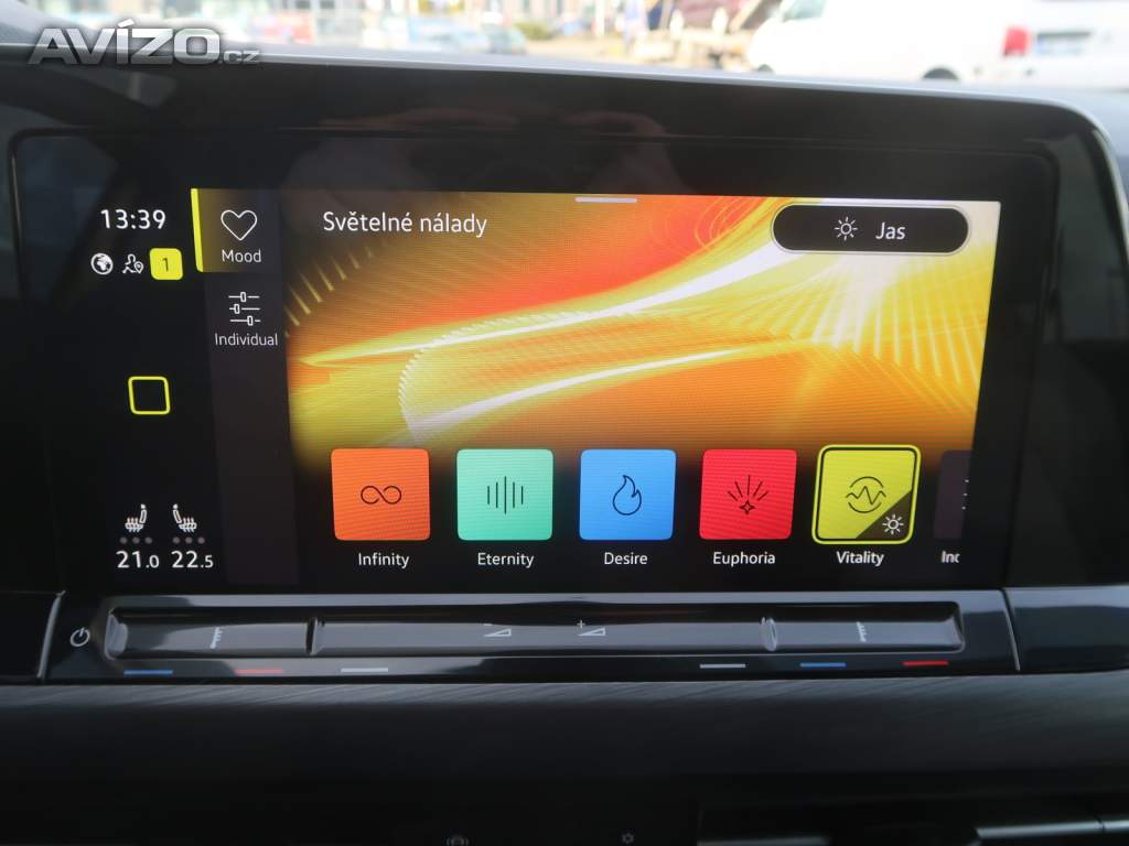 Foto inzerátu Volkswagen Golf 1.5 eTSI