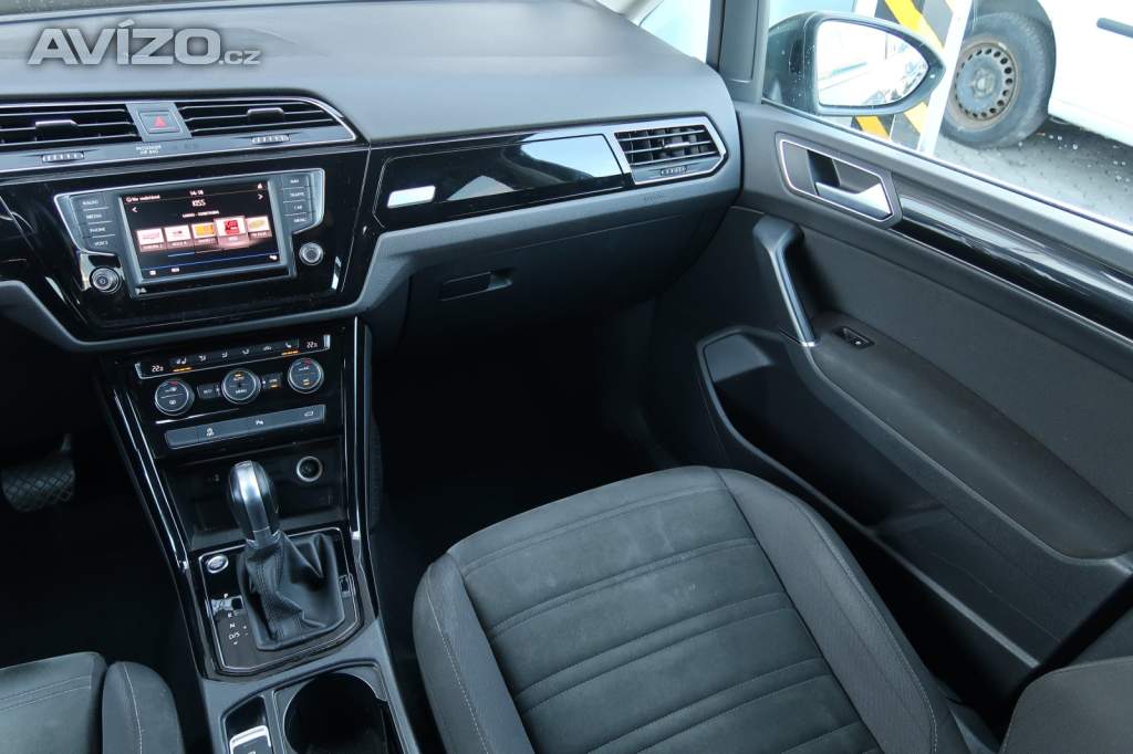 Foto inzerátu Volkswagen Touran 2.0 TDI