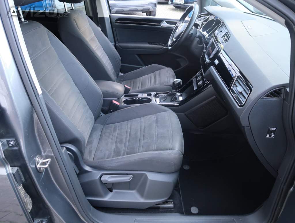 Foto inzerátu Volkswagen Touran 2.0 TDI