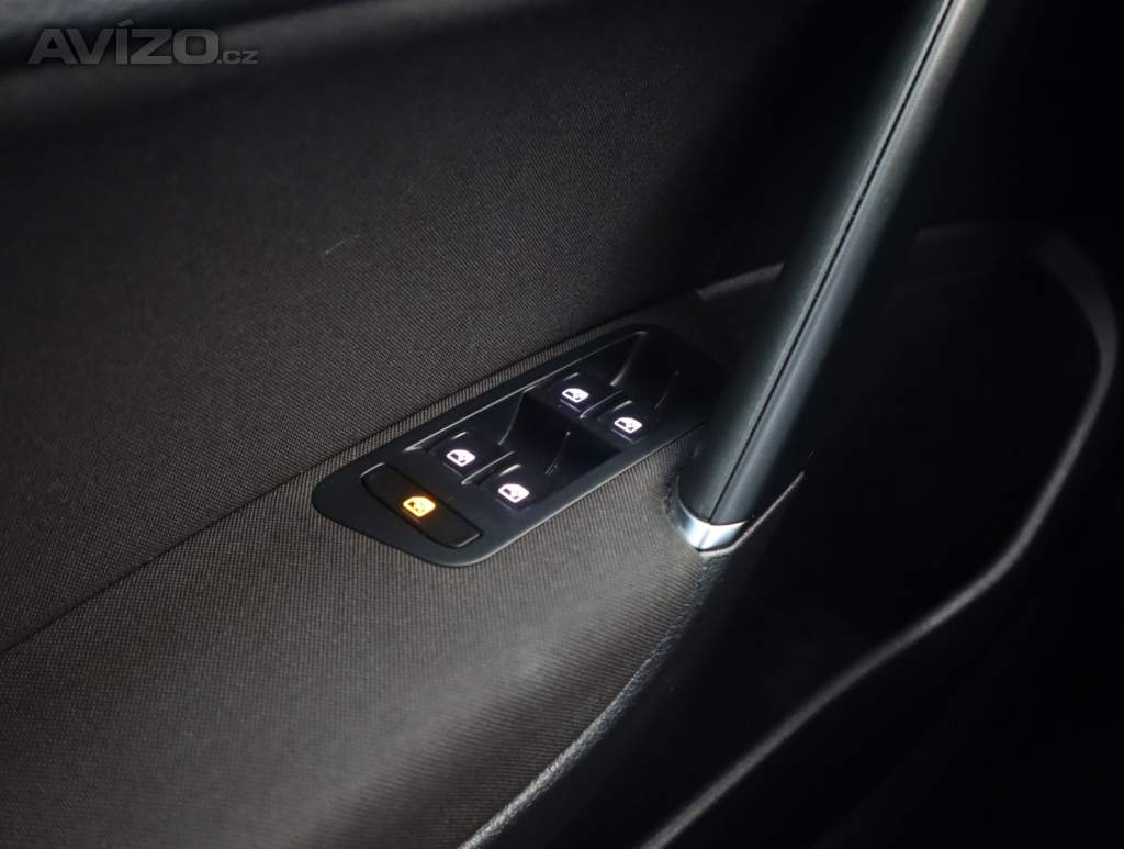 Foto inzerátu Volkswagen Golf 1.4 TSI