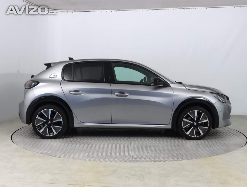 Foto inzerátu Peugeot e-208 50 kWh