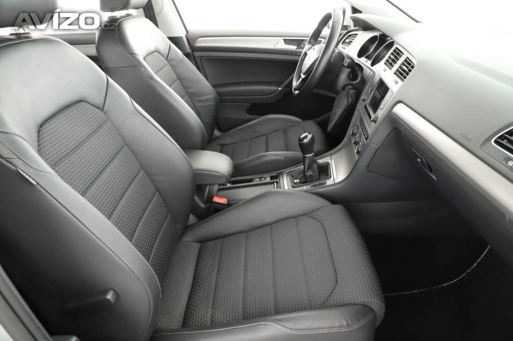 Foto inzerátu Volkswagen Golf 1.2 TSI