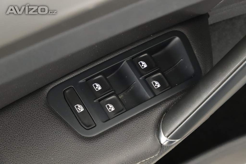 Foto inzerátu Volkswagen Golf 1.2 TSI