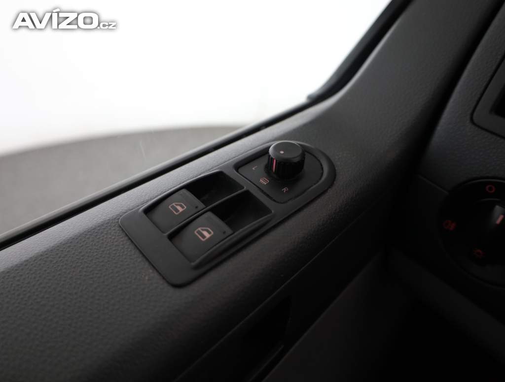 Foto inzerátu Volkswagen Caravelle 2.0 TDI