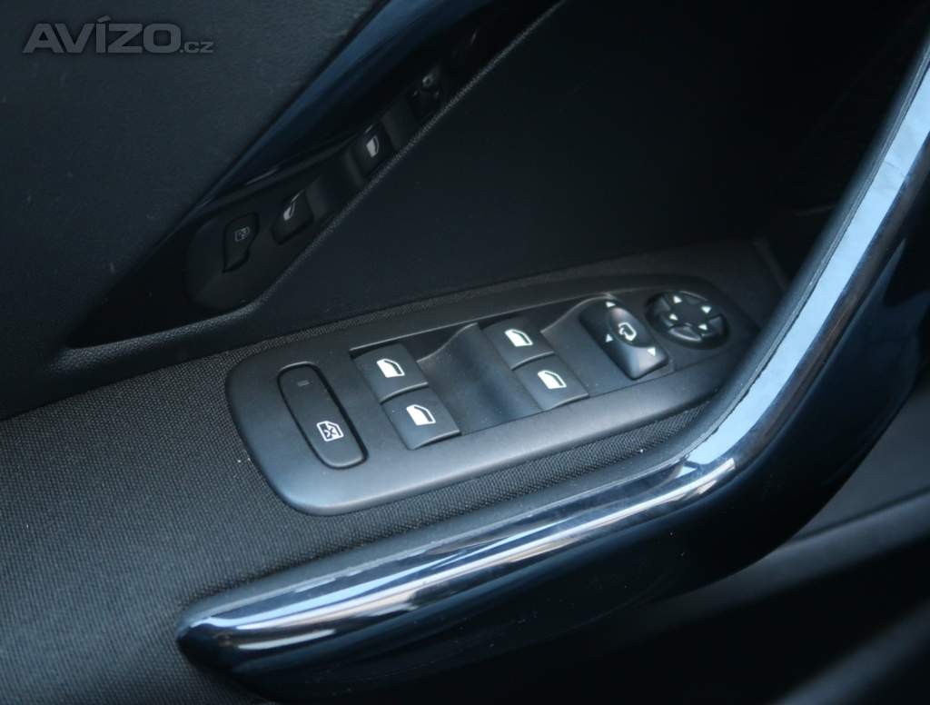 Foto inzerátu Peugeot 2008 1.2 PureTech