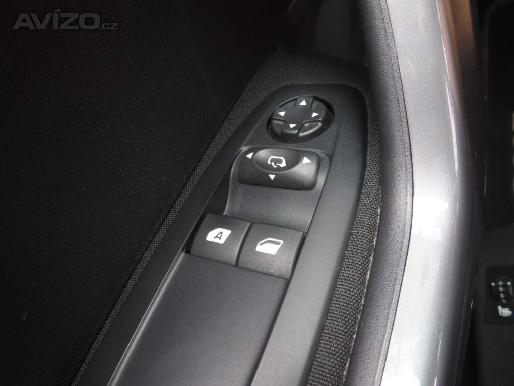 Foto inzerátu Peugeot 2008 1.2 PureTech