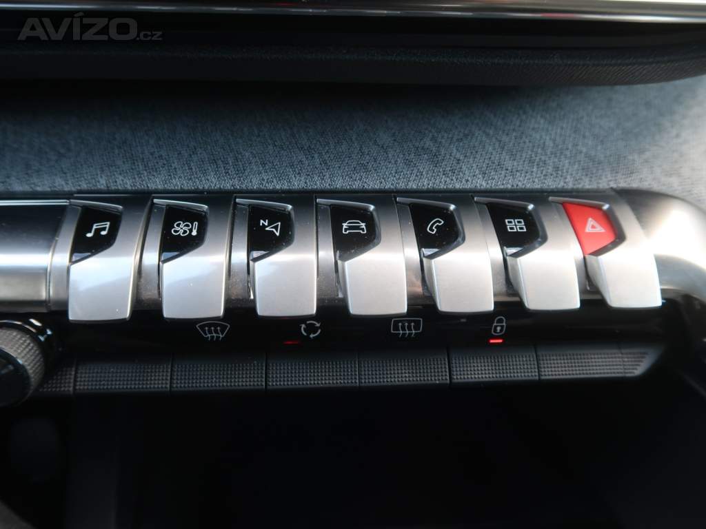 Foto inzerátu Peugeot 3008 1.5 BlueHDi