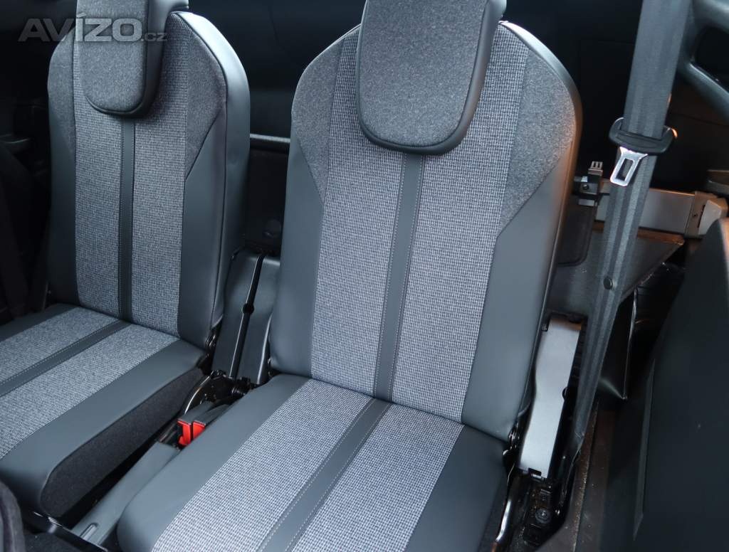 Foto inzerátu Peugeot 5008 PureTech 130