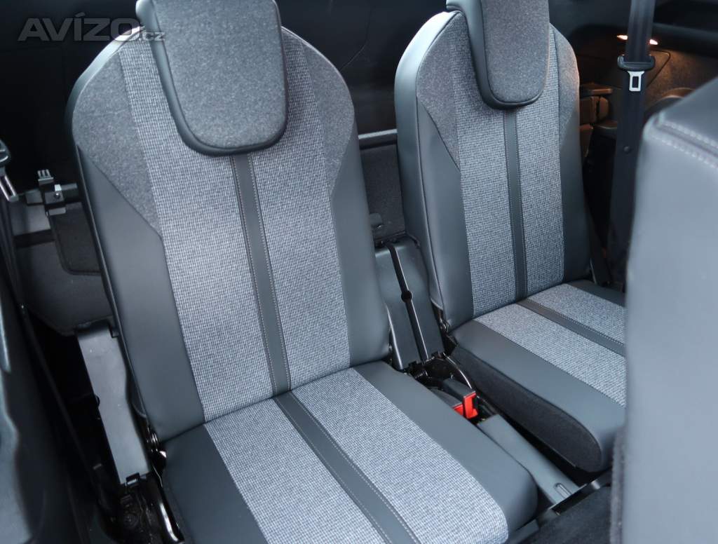 Foto inzerátu Peugeot 5008 PureTech 130