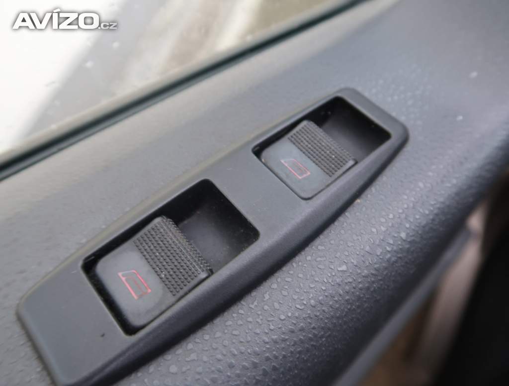 Foto inzerátu Volkswagen Caravelle 2.5 TDI