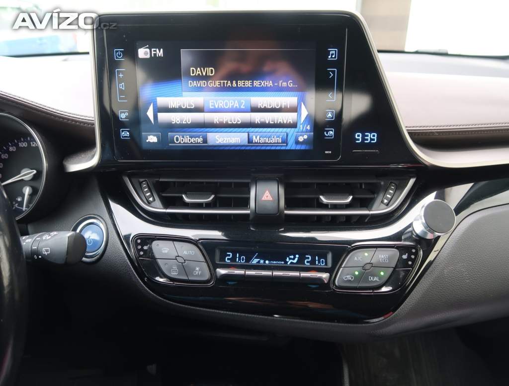 Foto inzerátu Toyota C-HR 1.8 Hybrid