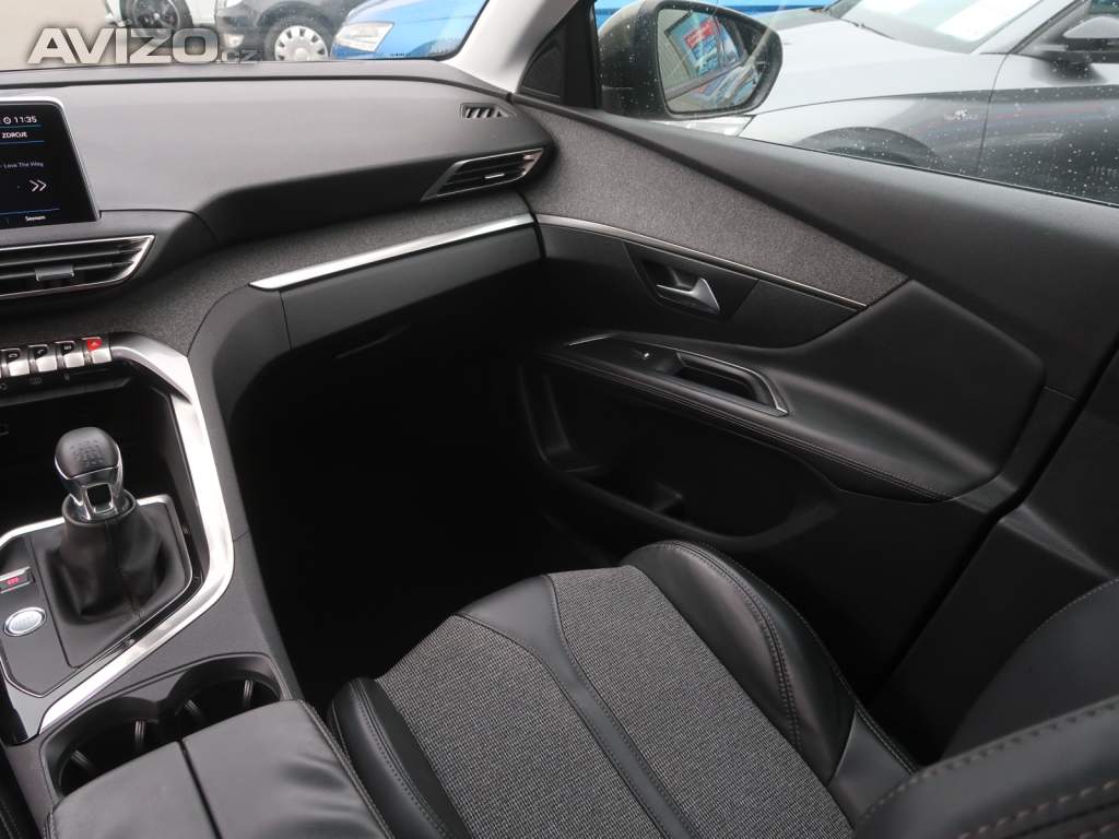 Foto inzerátu Peugeot 3008 1.2 PureTech