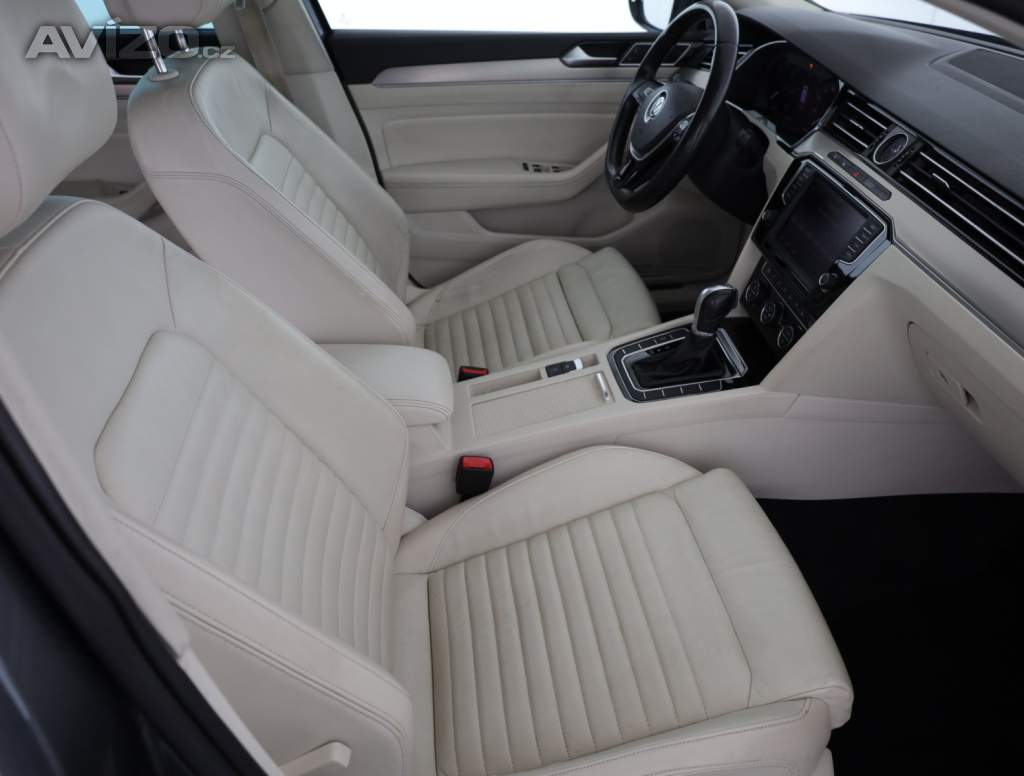 Foto inzerátu Volkswagen Passat 2.0 TDI