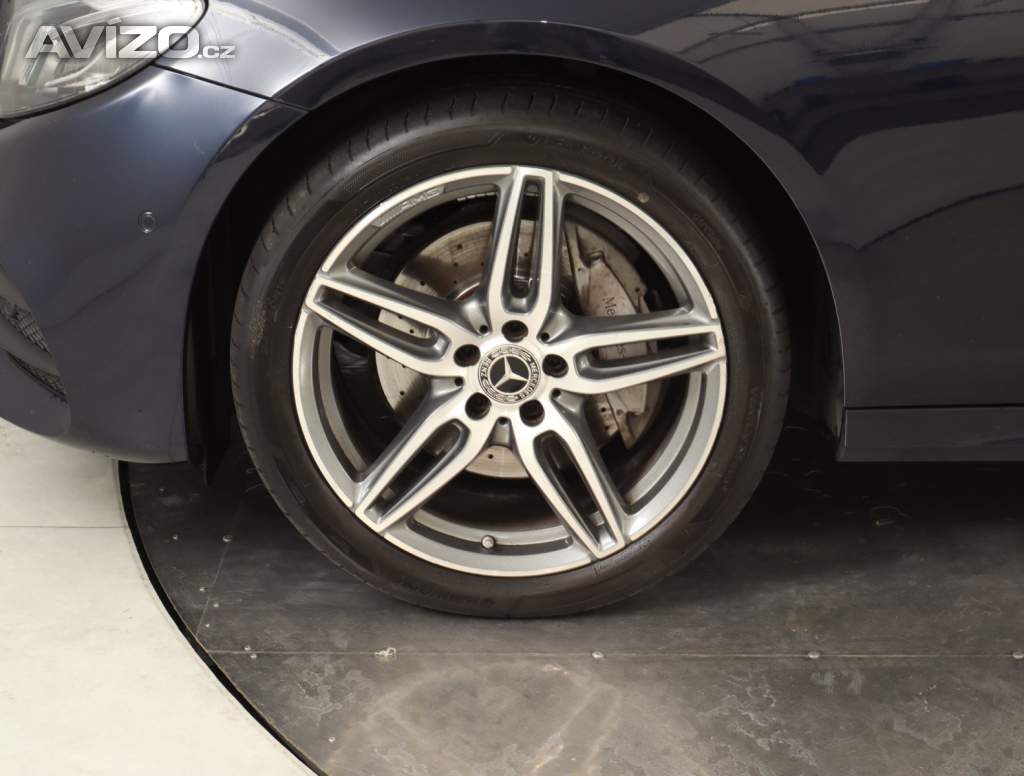 Foto inzerátu Mercedes-Benz Třídy E E 220 d 4MATIC