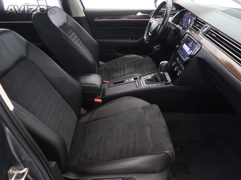 Foto inzerátu Volkswagen Passat 2.0 BiTDI