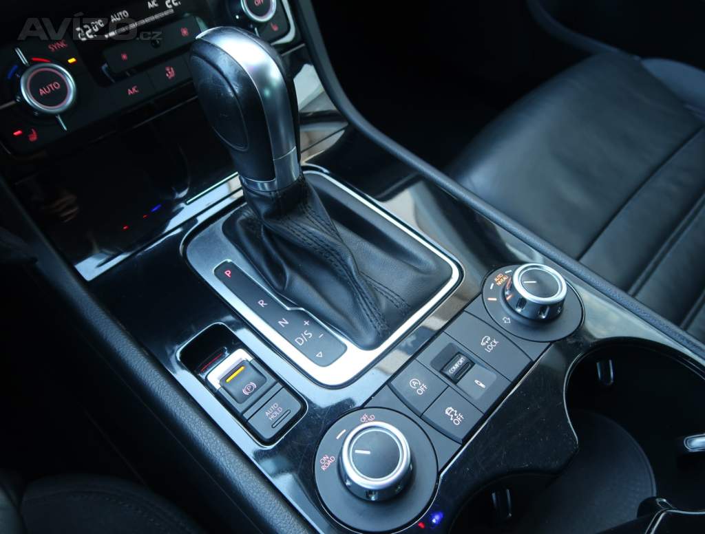 Foto inzerátu Volkswagen Touareg 3.0 TDI