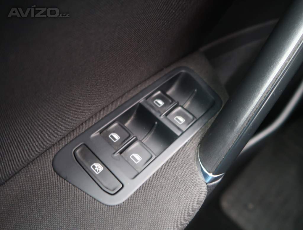 Foto inzerátu Volkswagen Golf 1.2 TSI