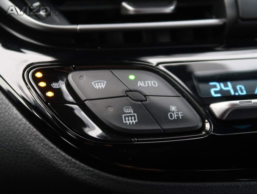 Foto inzerátu Toyota C-HR 1.8 Hybrid