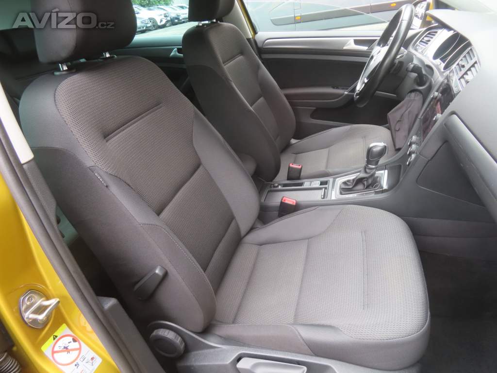 Foto inzerátu Volkswagen Golf 2.0 TDI