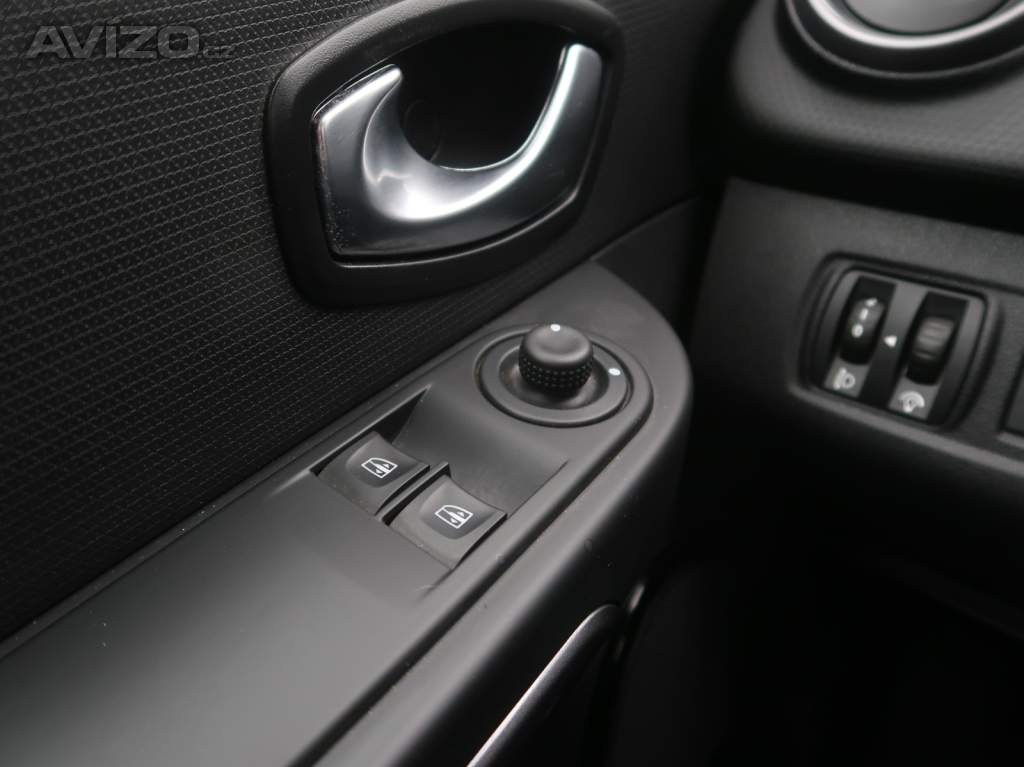 Foto inzerátu Renault Clio 1.2 16V