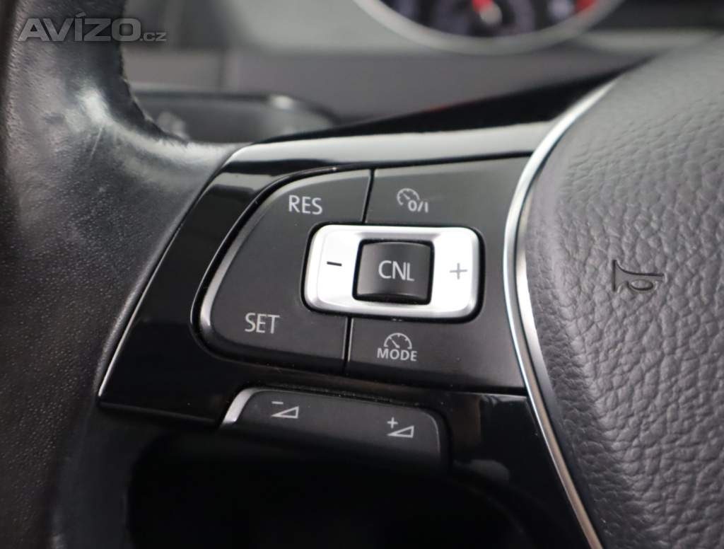 Foto inzerátu Volkswagen Golf 1.0 TSI