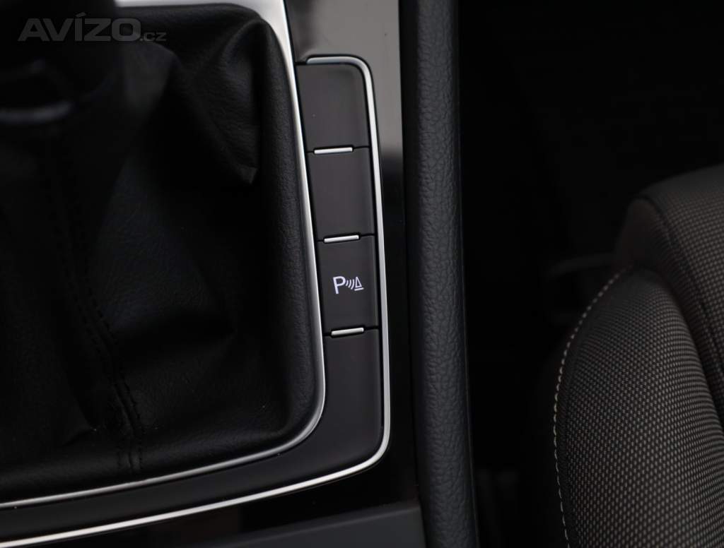 Foto inzerátu Volkswagen Golf 2.0 TDI