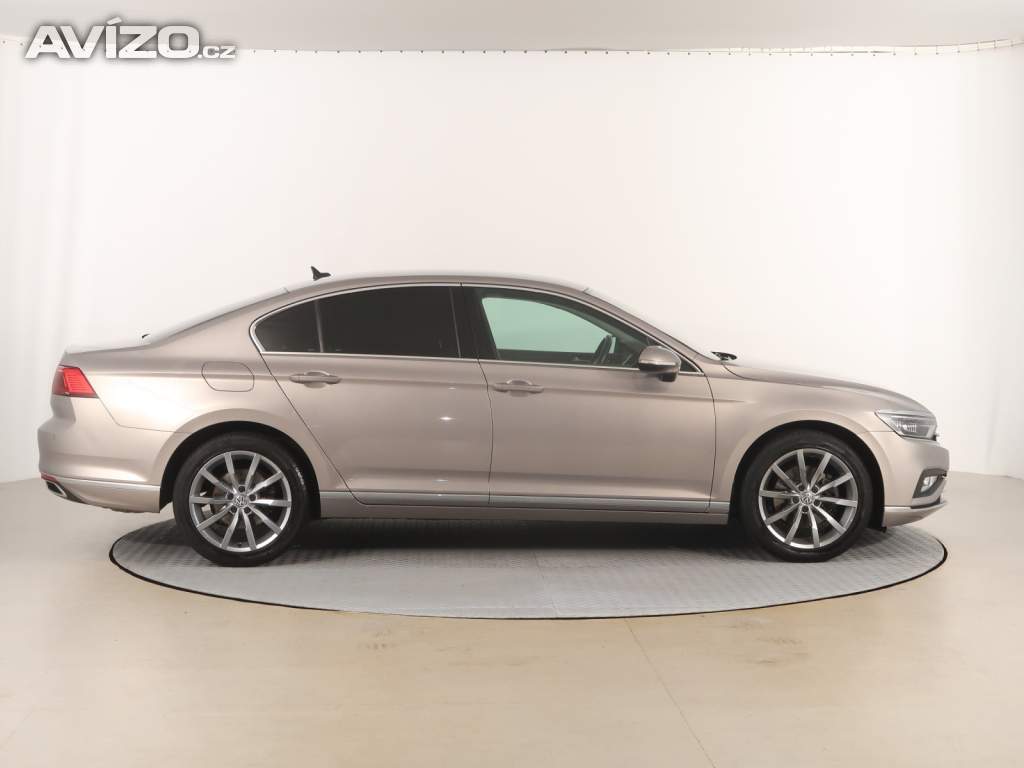 Foto inzerátu Volkswagen Passat 2.0 TSI
