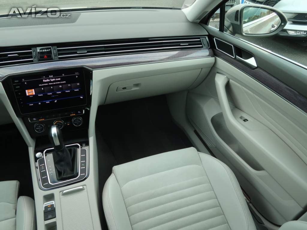 Foto inzerátu Volkswagen Passat 2.0 TSI