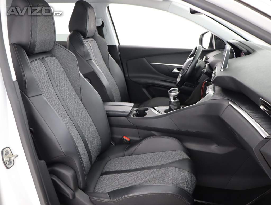 Foto inzerátu Peugeot 3008 1.5 BlueHDi