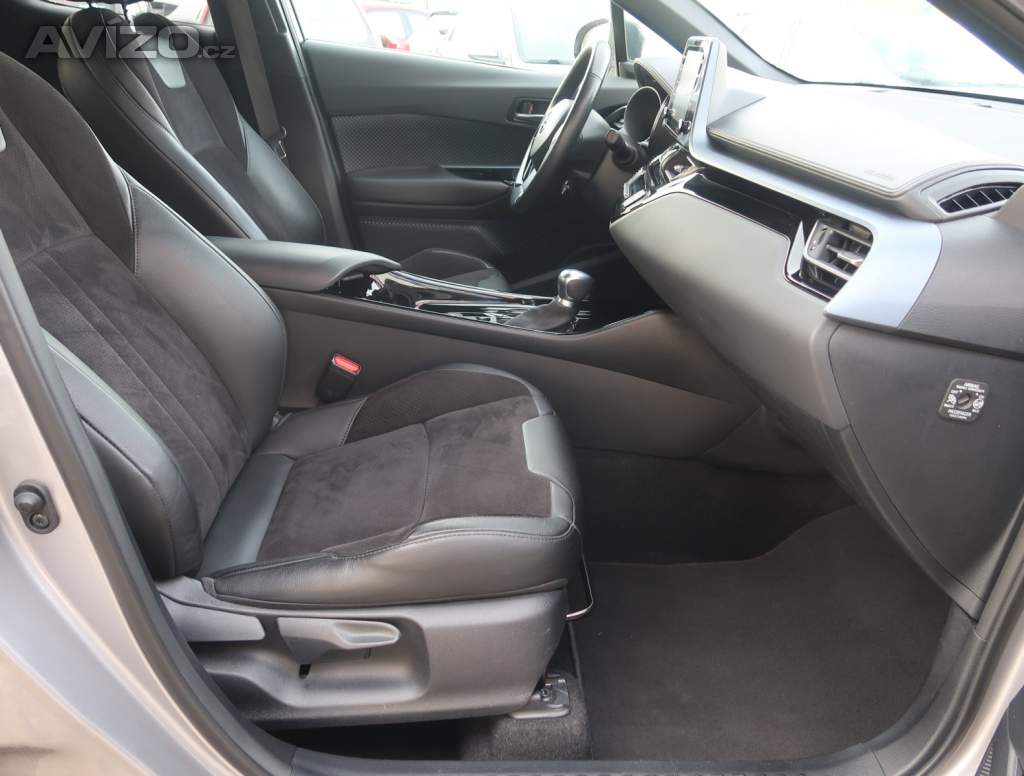 Foto inzerátu Toyota C-HR 1.8 Hybrid