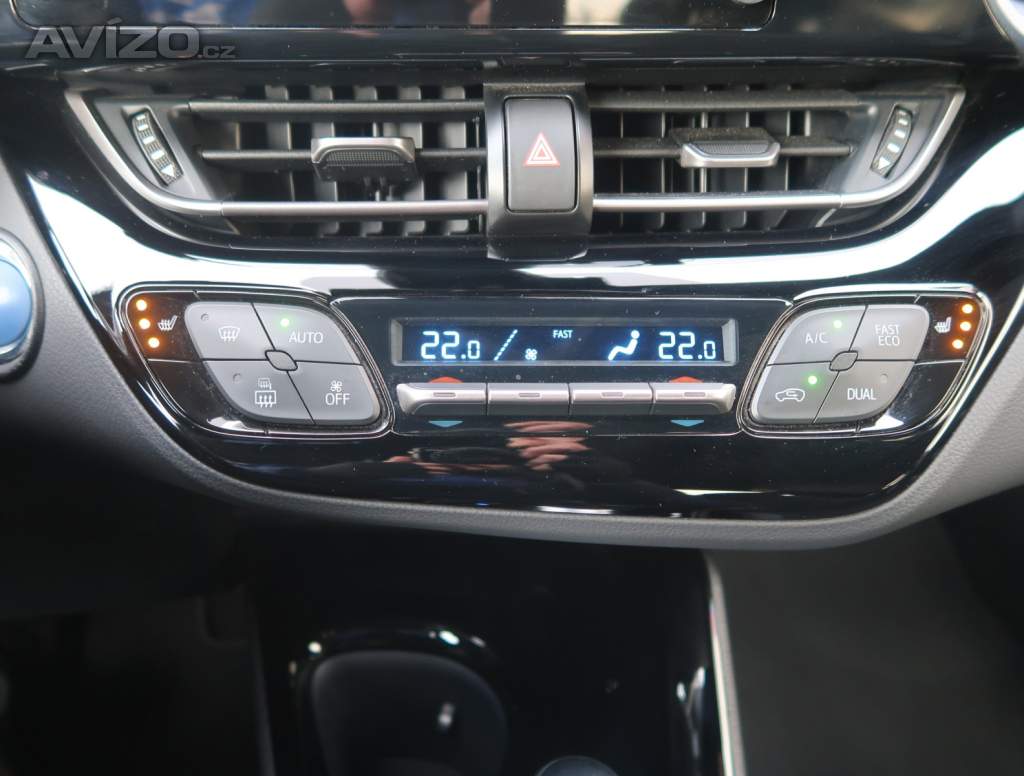 Foto inzerátu Toyota C-HR 1.8 Hybrid