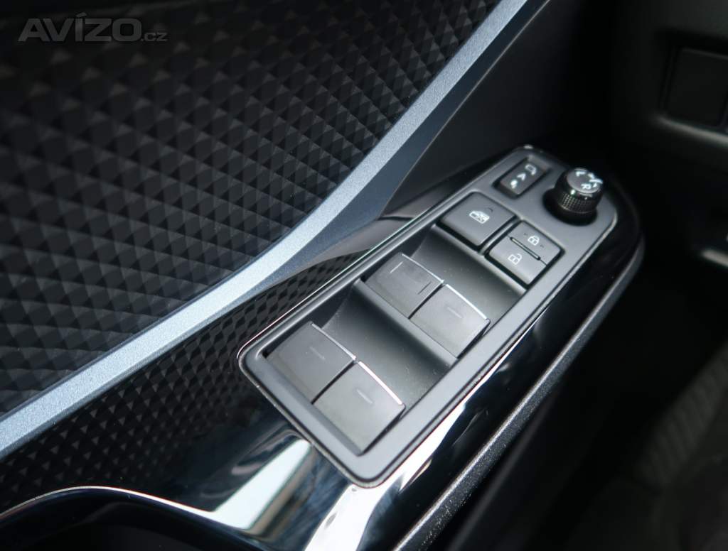 Foto inzerátu Toyota C-HR 1.8 Hybrid