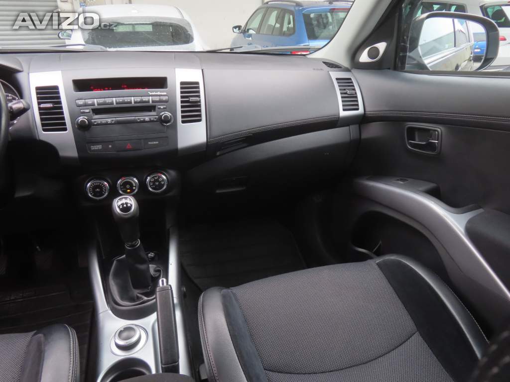 Foto inzerátu Mitsubishi Outlander 2.4 MIVEC