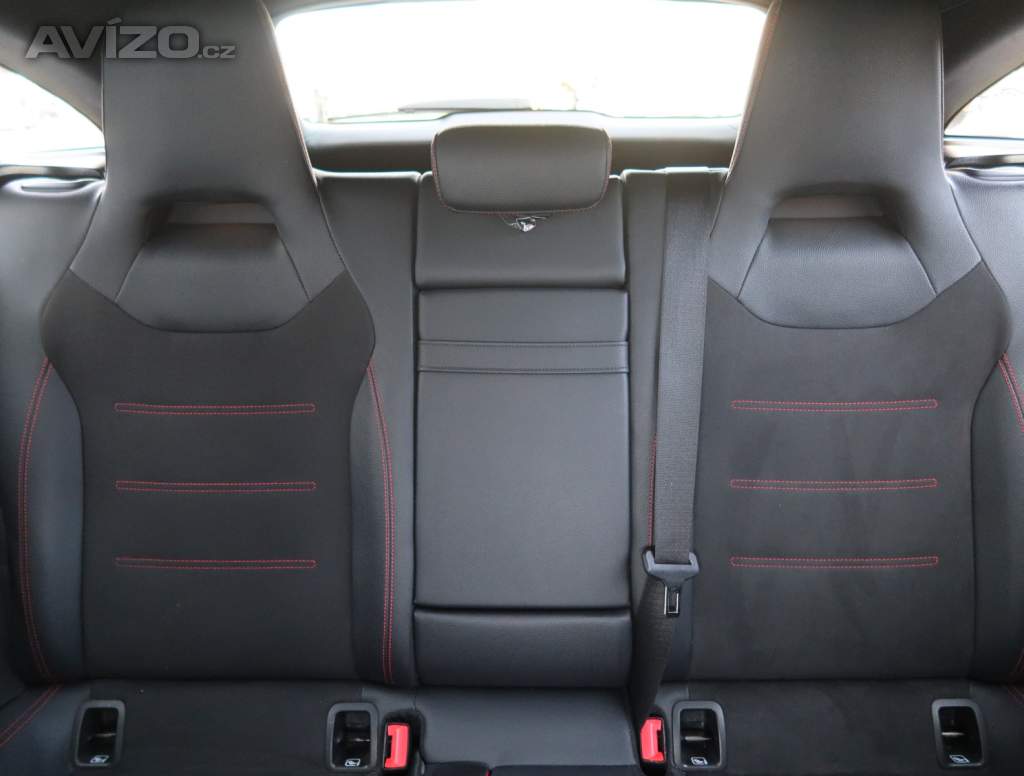 Foto inzerátu Mercedes-Benz CLA 200 d 4MATIC