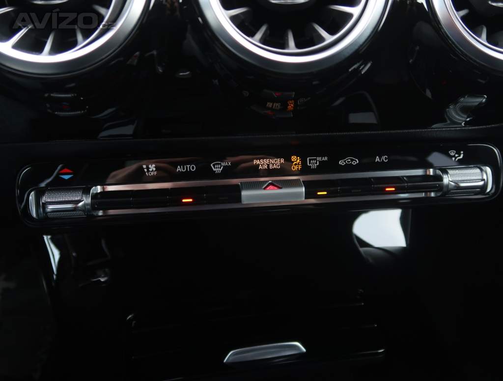 Foto inzerátu Mercedes-Benz CLA 200 d 4MATIC