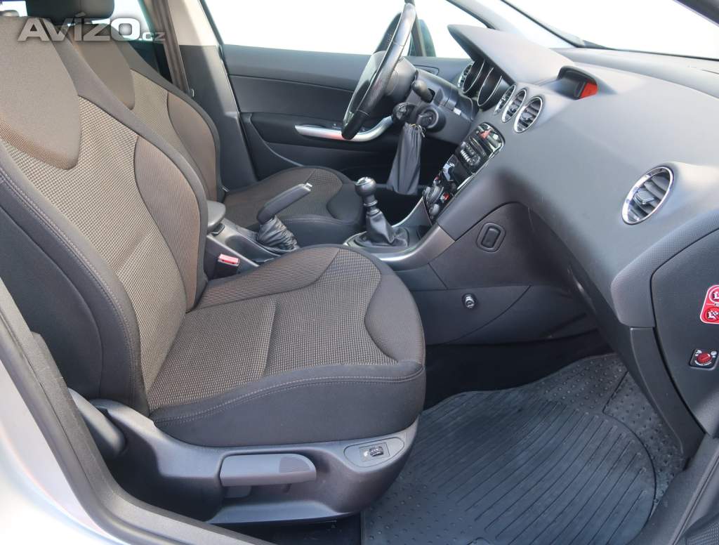 Foto inzerátu Peugeot 308 1.6 e-HDi