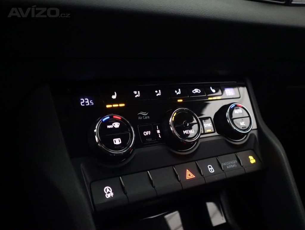 Foto inzerátu Škoda Karoq 1.5 TSI