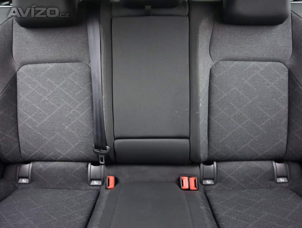 Foto inzerátu Volkswagen Golf 1.0 TSI