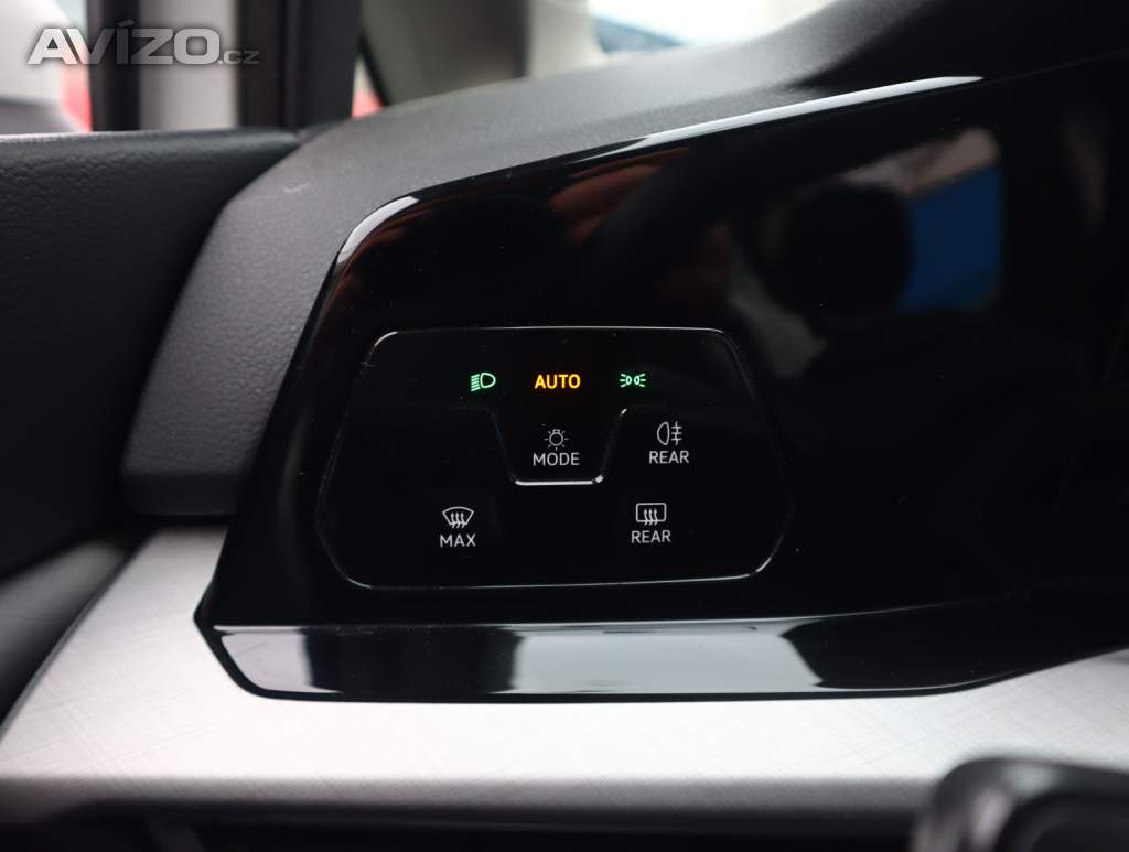 Foto inzerátu Volkswagen Golf 1.0 TSI