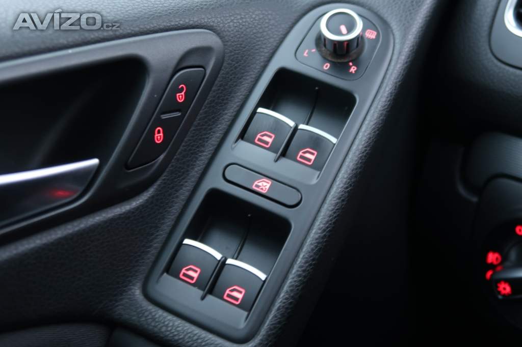 Foto inzerátu Volkswagen Golf 2.0 TDI