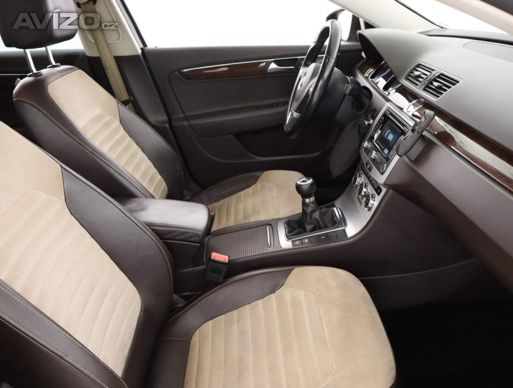 Foto inzerátu Volkswagen Passat 2.0 TDI