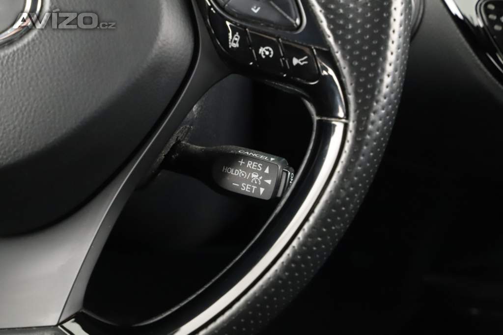 Foto inzerátu Toyota C-HR 1.8 Hybrid