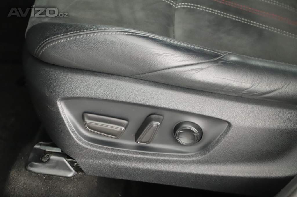 Foto inzerátu Toyota C-HR 1.8 Hybrid