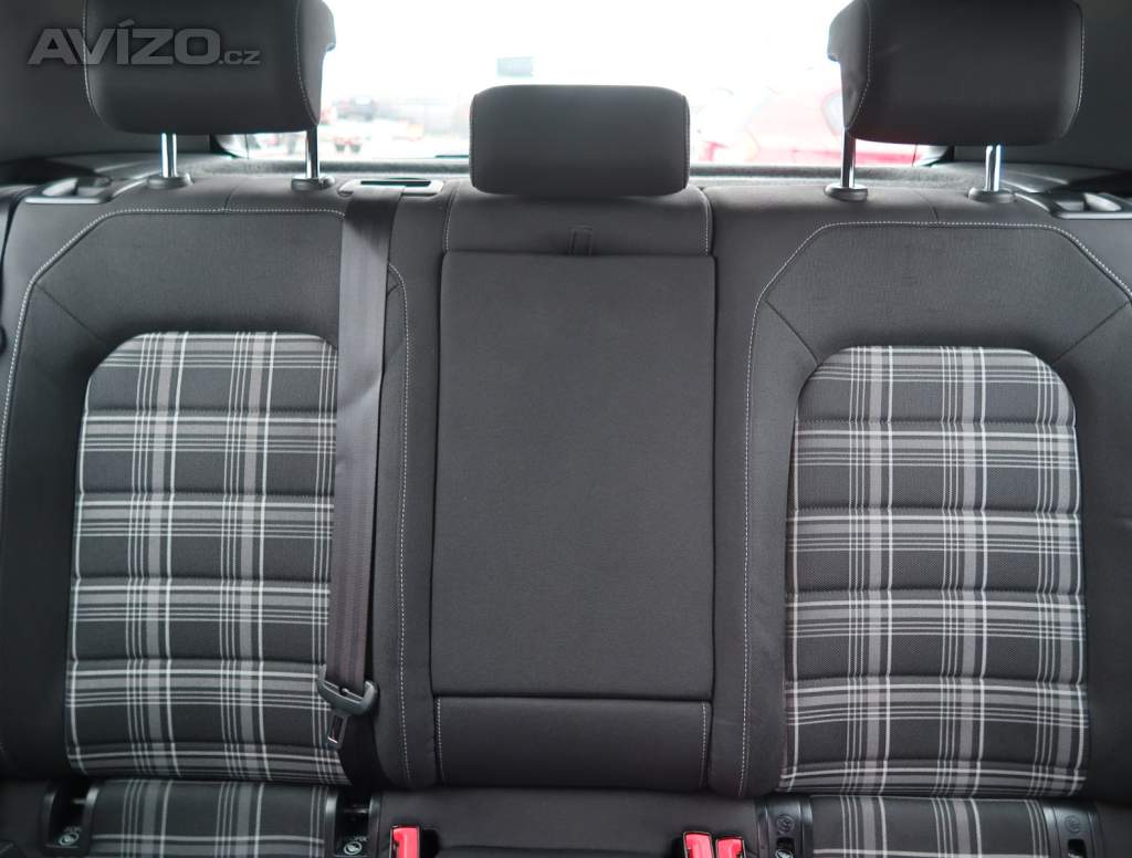 Foto inzerátu Volkswagen Golf 2.0 TDI GTD