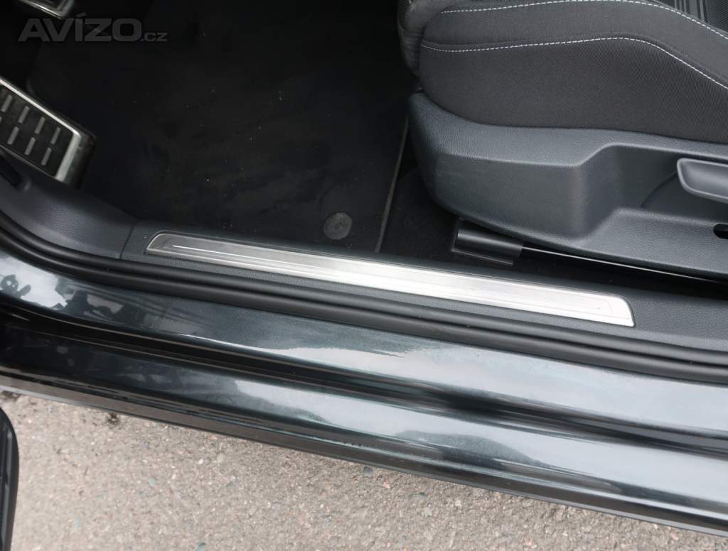 Foto inzerátu Volkswagen Golf 2.0 TDI GTD