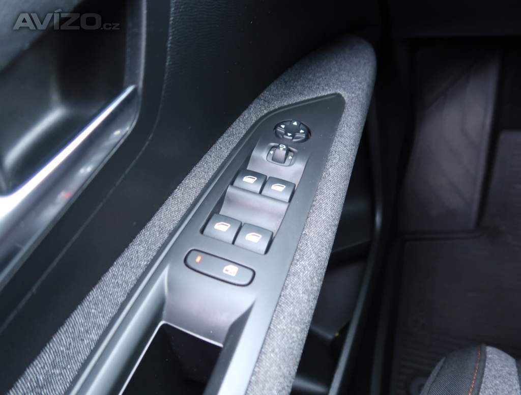 Foto inzerátu Peugeot 3008 1.2 PureTech