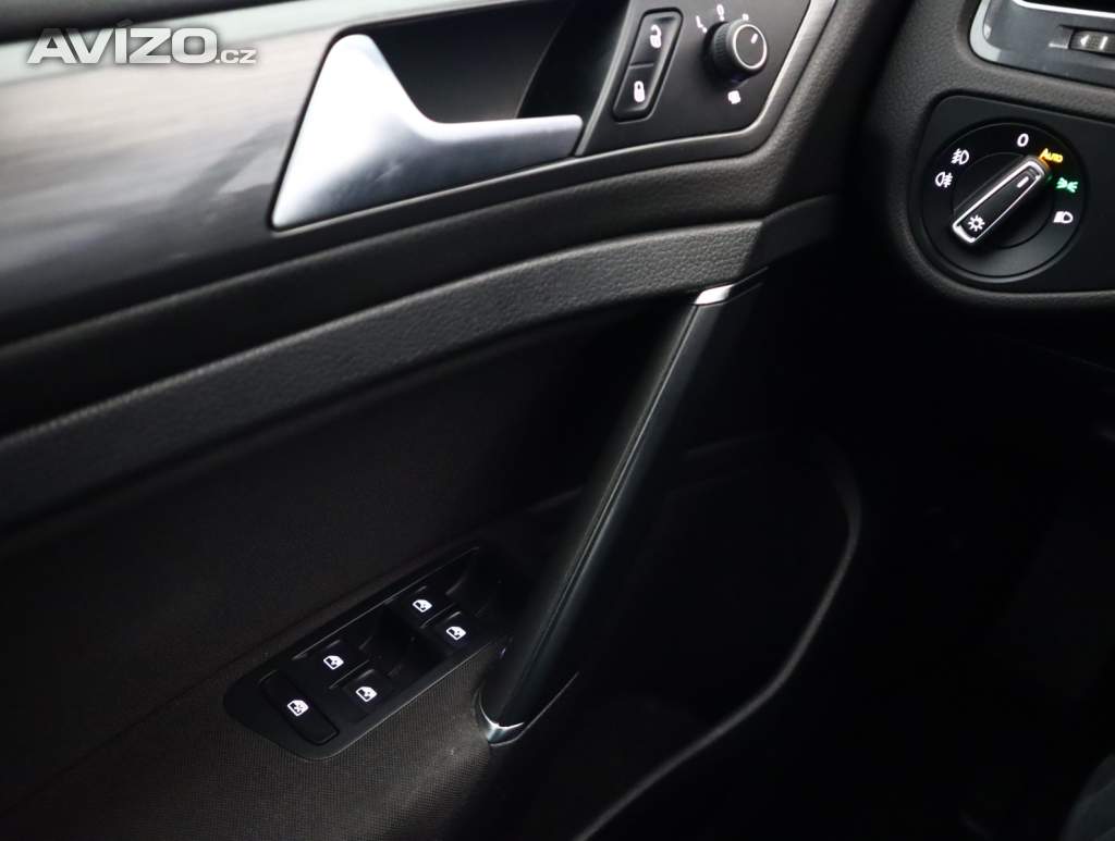 Foto inzerátu Volkswagen Golf 1.5 TSI