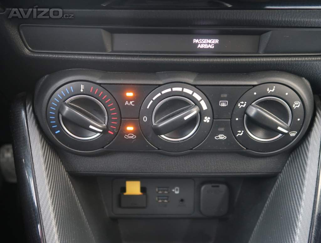 Foto inzerátu Mazda 2 1.5 16V